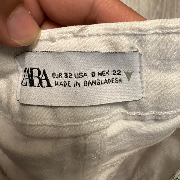 Zara Women's White Frayed Denim Shorts - Picture 3 of 9